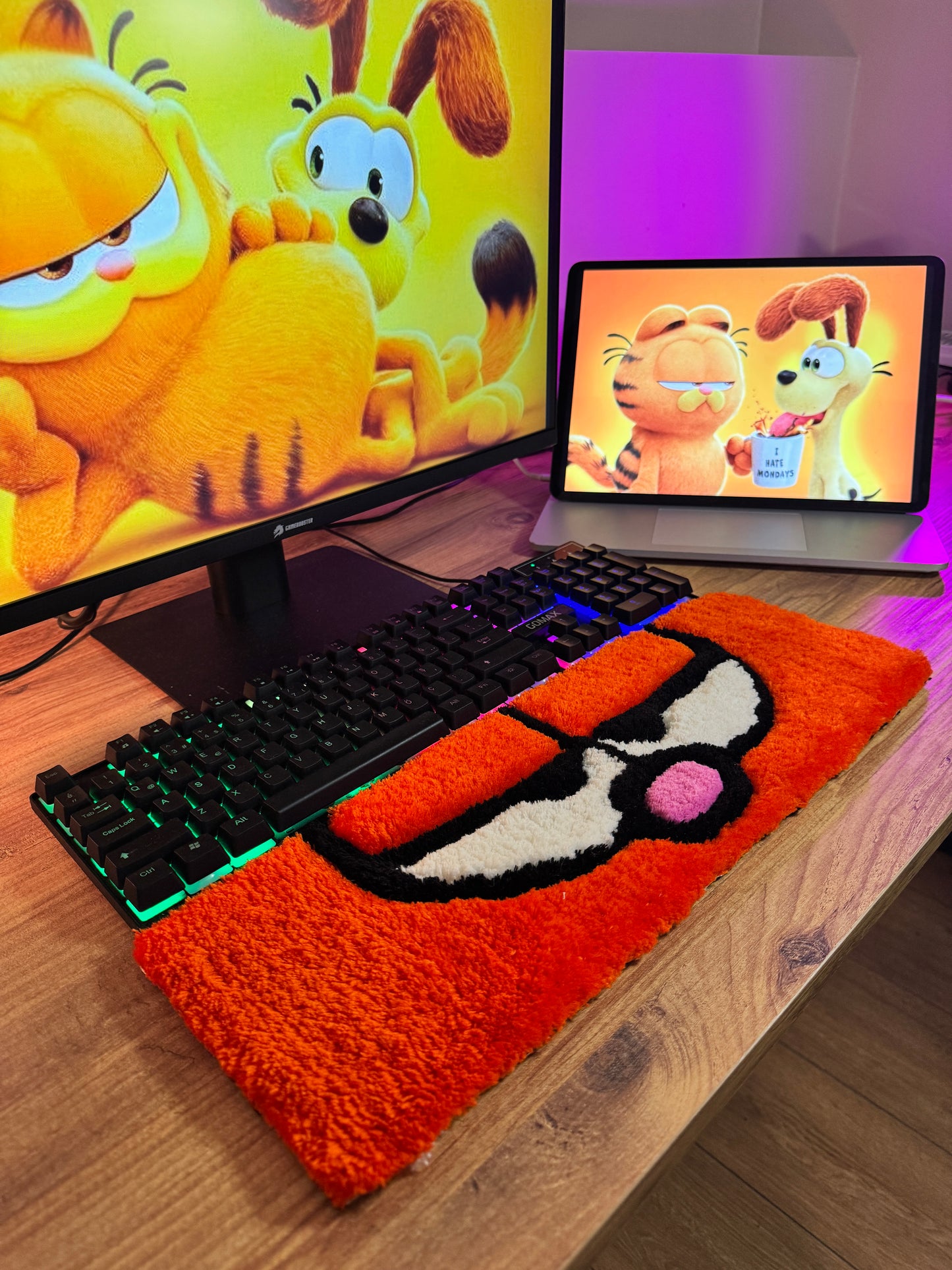 Garfield - Tasarım Klavye Halısı