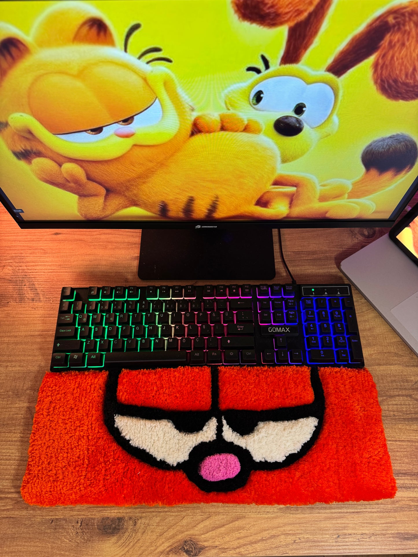 Garfield - Tasarım Klavye Halısı